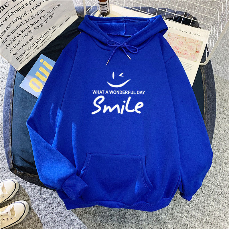 Women's hoodie with cheerful smile print Chic & Stil