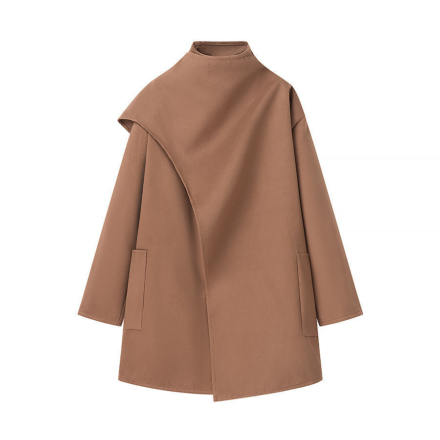 Manteau élégant pour femmes avec coupe asymétrique et poches pratiques Chic & Stil