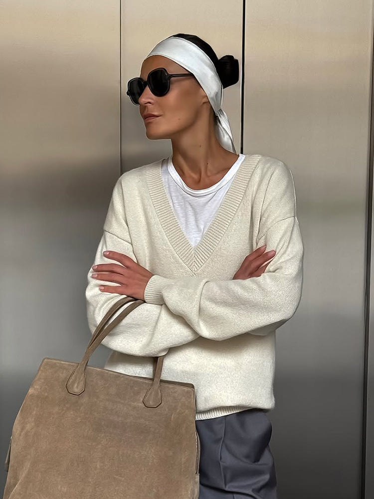 Women's Oversize V-Neck Sweater made of Cashmere Mix with Ripped Hem Amarae