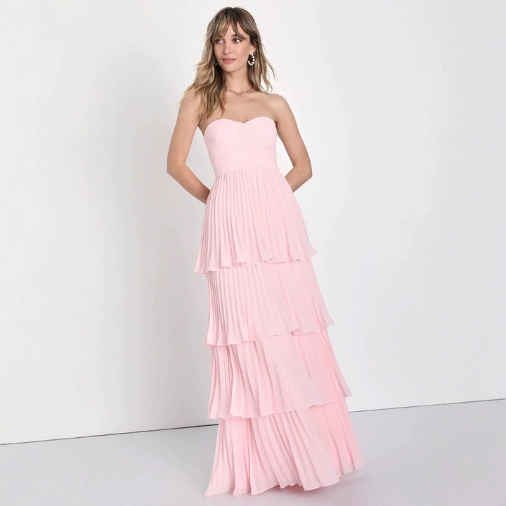 Robe maxi formelle pour femme avec jupe plissée en couches et décolleté en forme de cœur Chic & Stil