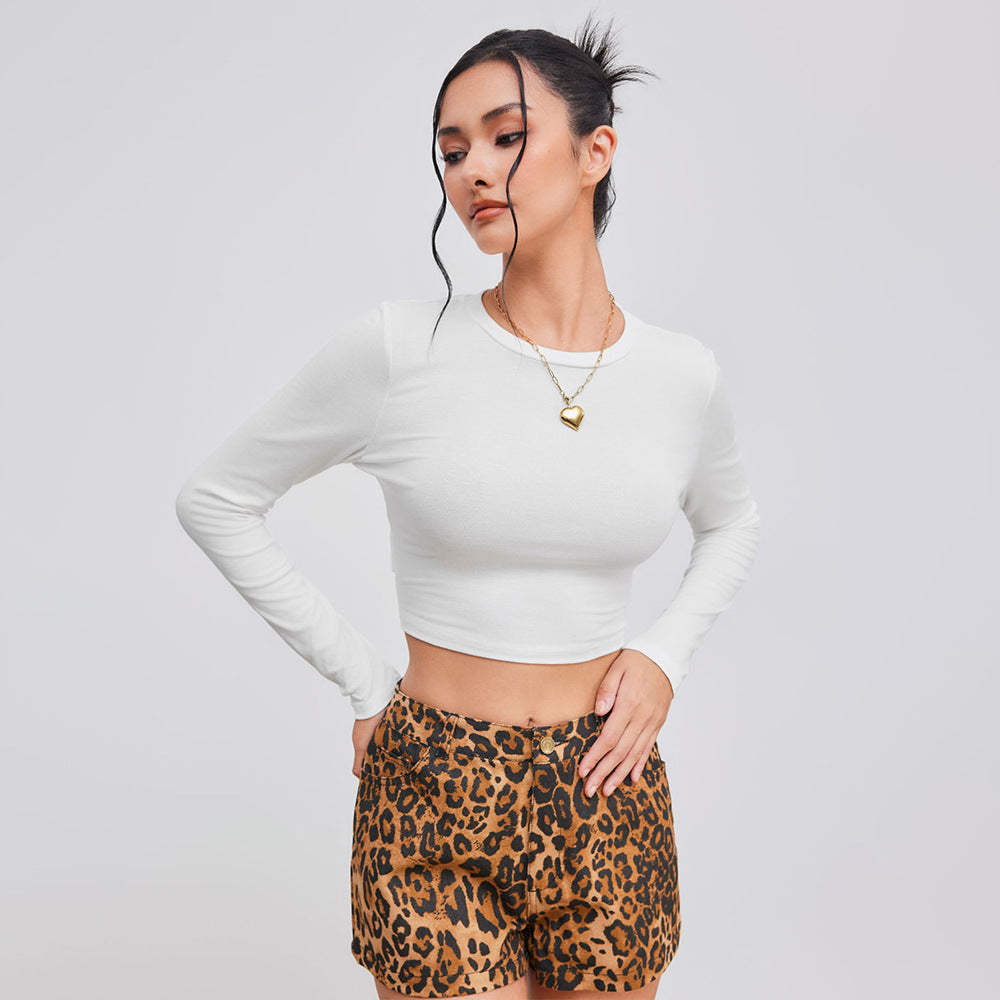 Chemise à manches longues cropped pour femme avec un col rond élégant et une silhouette ajustée Chic & Stil