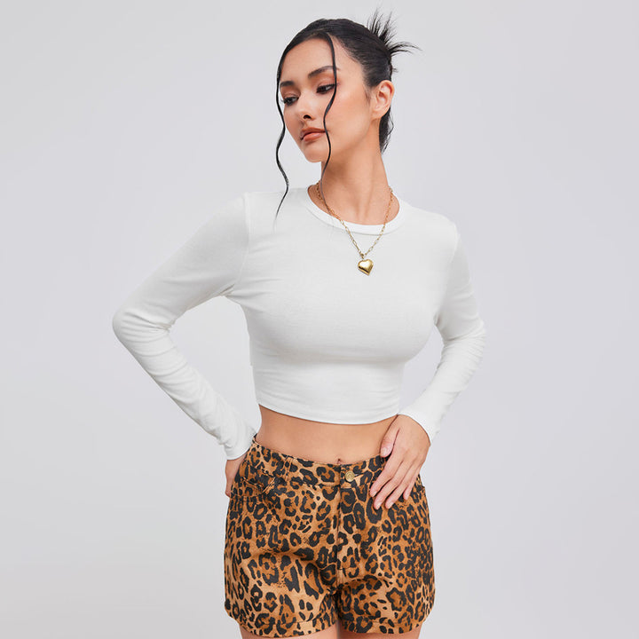 Chemise à manches longues cropped pour femme avec un col rond élégant et une silhouette ajustée Chic & Stil
