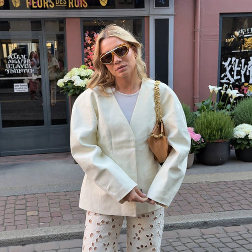 Women's Oversize Blazer with distinctive shoulder and open V-front Amarae