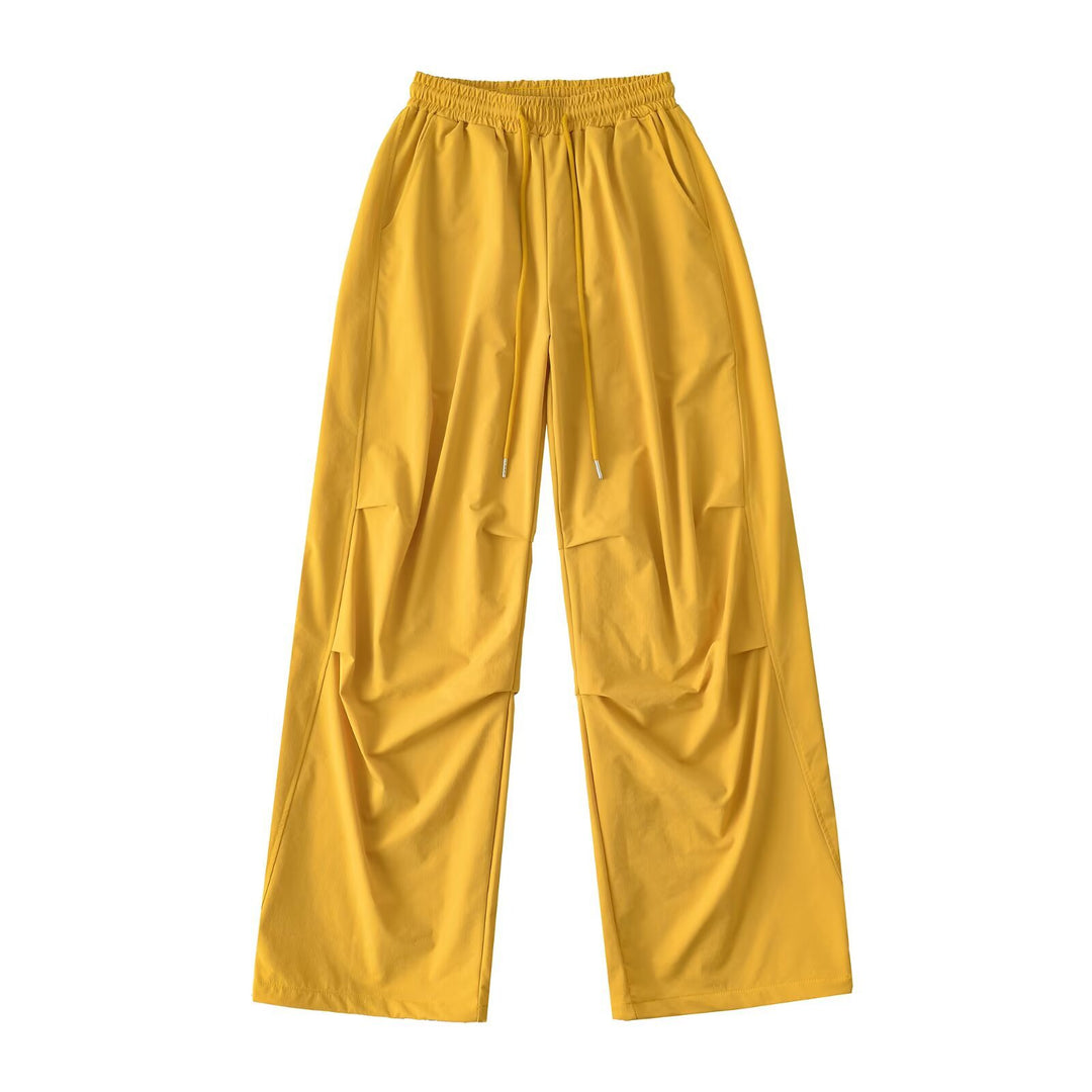 Loose casual pants for women with elastic waist and practical side pockets Lune London