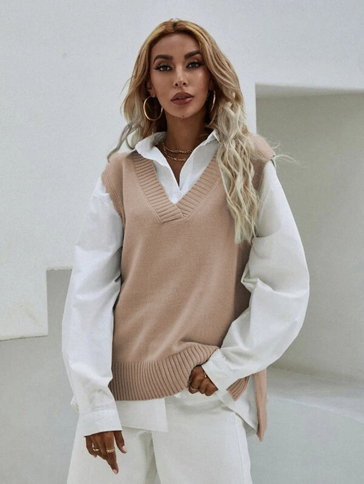 Knit sweater for women with V-neck and casual fit Lune London
