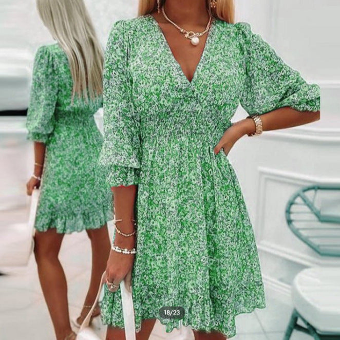 Mini floral dress for women with V-neck and ruffled details Lune London