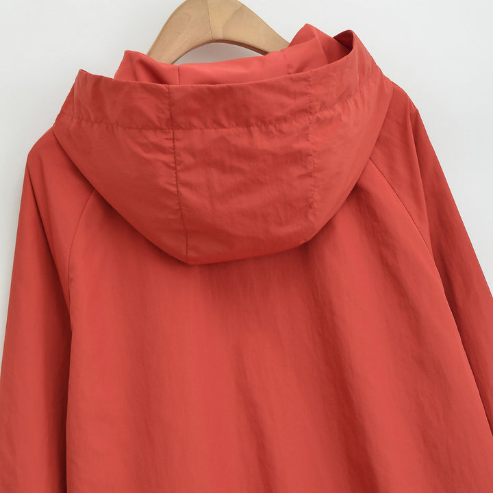 Women's Ultralight Hooded Windbreaker with Extended Back Hem and Elastic Hem Amarae