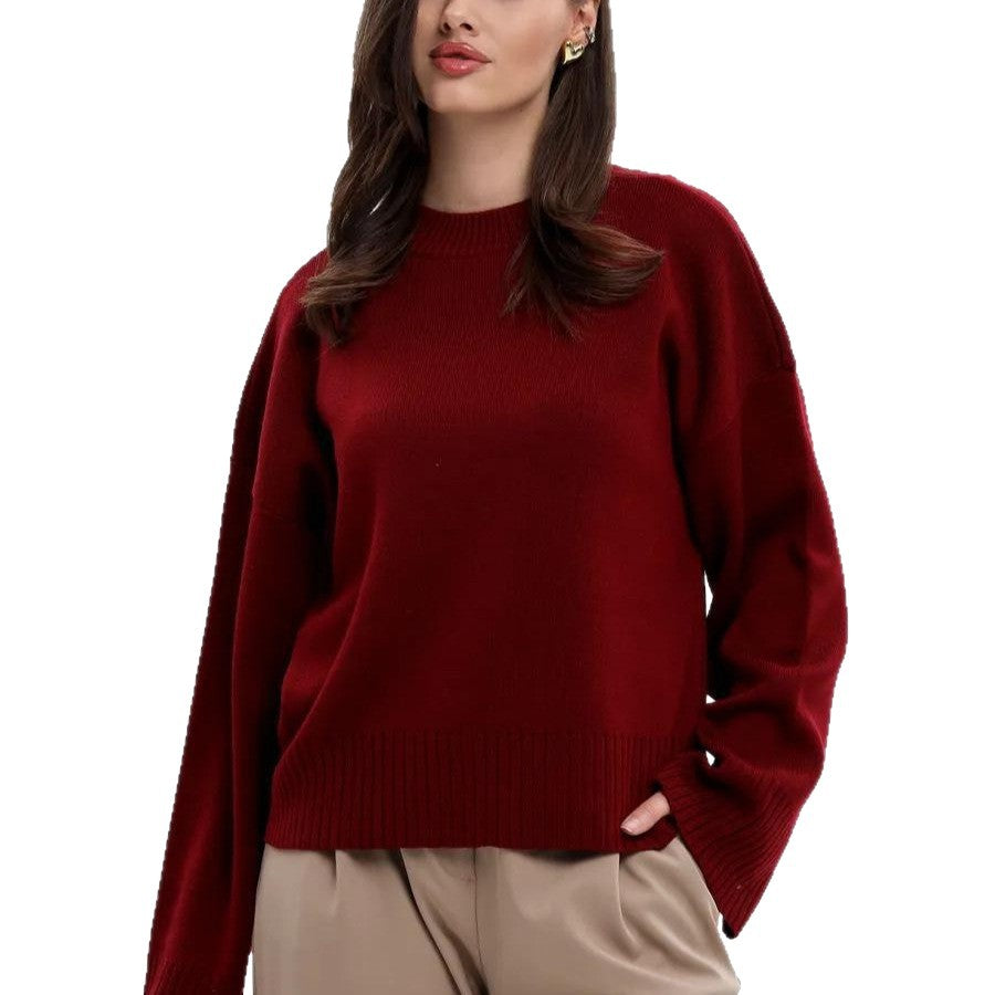 Casual knitted sweater for women with voluminous sleeves and a modern design Lune London