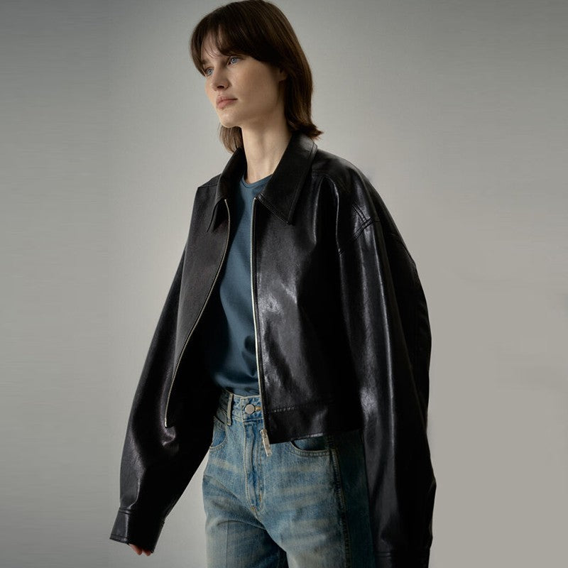 Veste en cuir pour femmes avec coupe décontractée et col moderne Chic & Stil