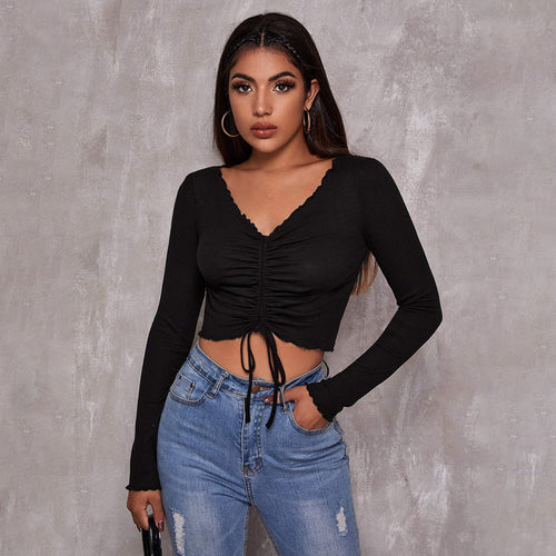 Top court pour femmes avec lacets et détails de volants élégants Chic & Stil