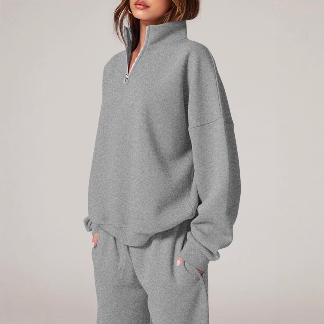 Casual sweatpants set for women with high collar and zipper Lune London