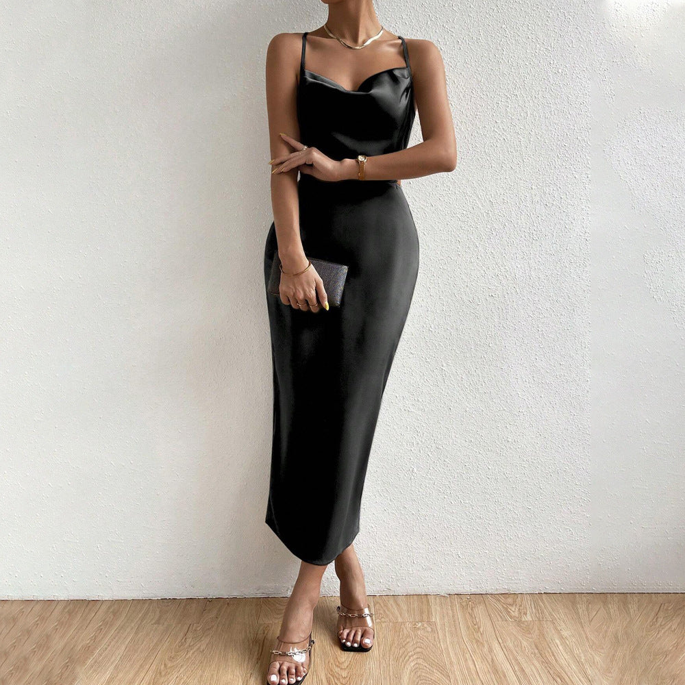 Robe maxi en satin élégante pour femme avec un chic décolleté en V et de fines bretelles Chic & Stil