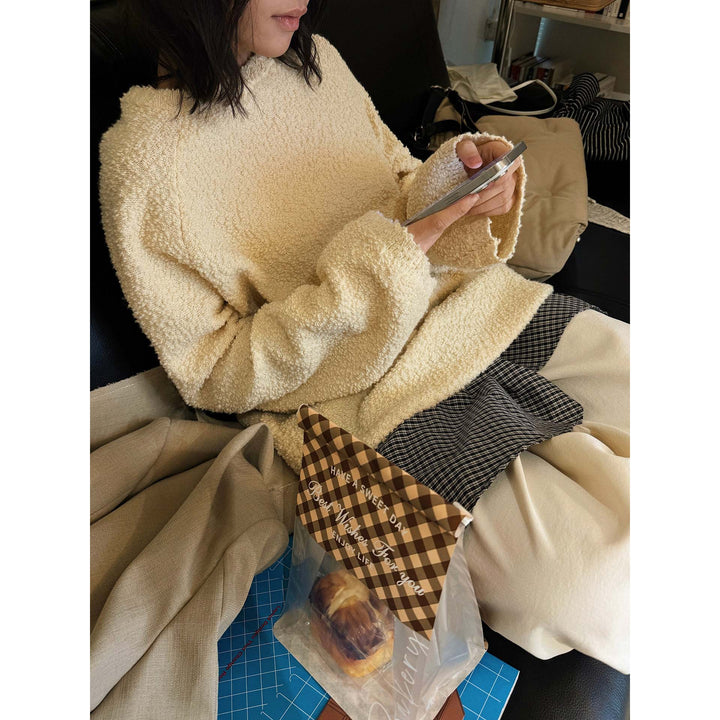 Women Fluffy Boucle Sweater in Oversize Cut Amarae