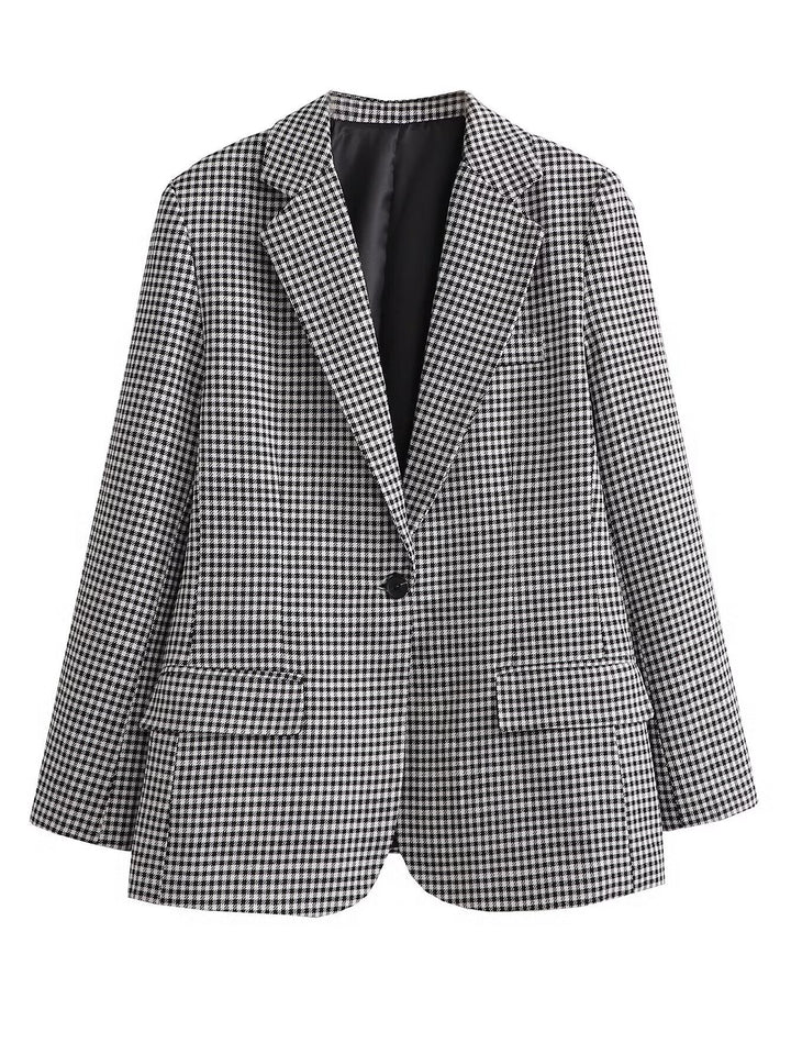 Tailored women's jacket with elegant lapels and practical pockets Lune London
