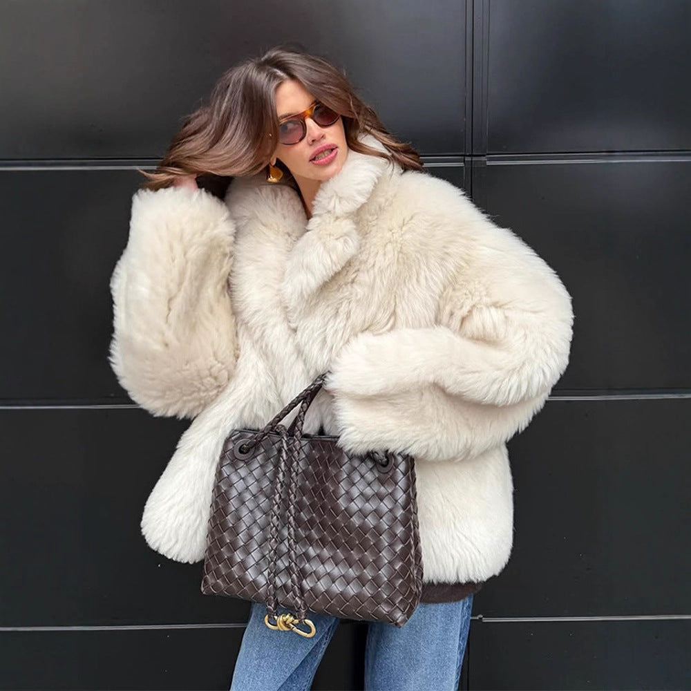 Women's short coat made of voluminous faux fur with a rounded shawl collar and boxy silhouette Amarae