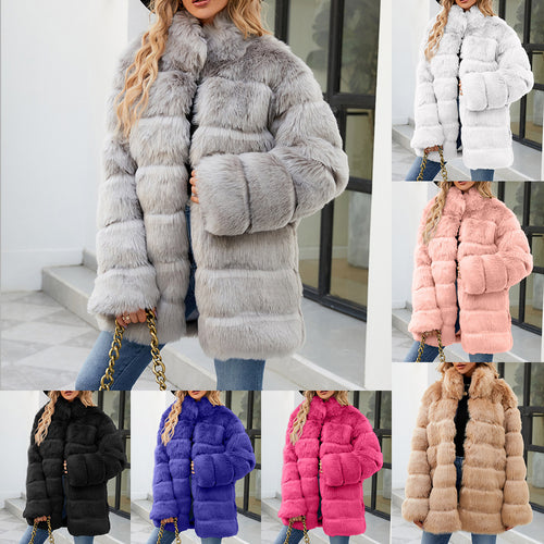 Ladies parka in comfortable faux fur with wide collar and soft details Amarae