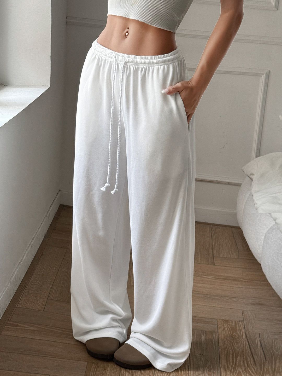 Pantalons Palazzo décontractés pour femmes avec taille élastique et poches latérales pratiques Chic & Stil