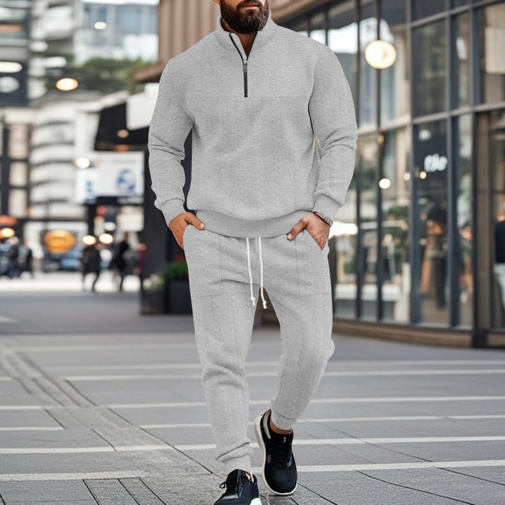 Men's sporty knit set with modern high collar and zipper Lune London
