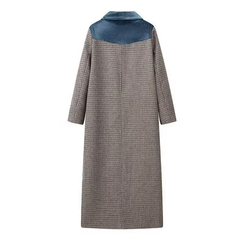 Elegant long sleeve women's coat with velvet accents Lune London
