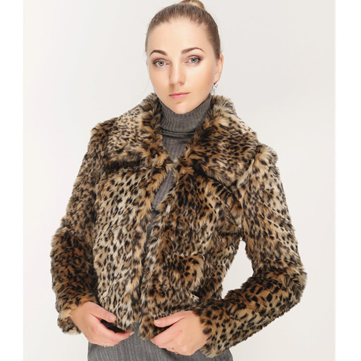 Ladies short jacket made of synthetic fur with a tailored cut, lapel collar and concealed closure Amarae