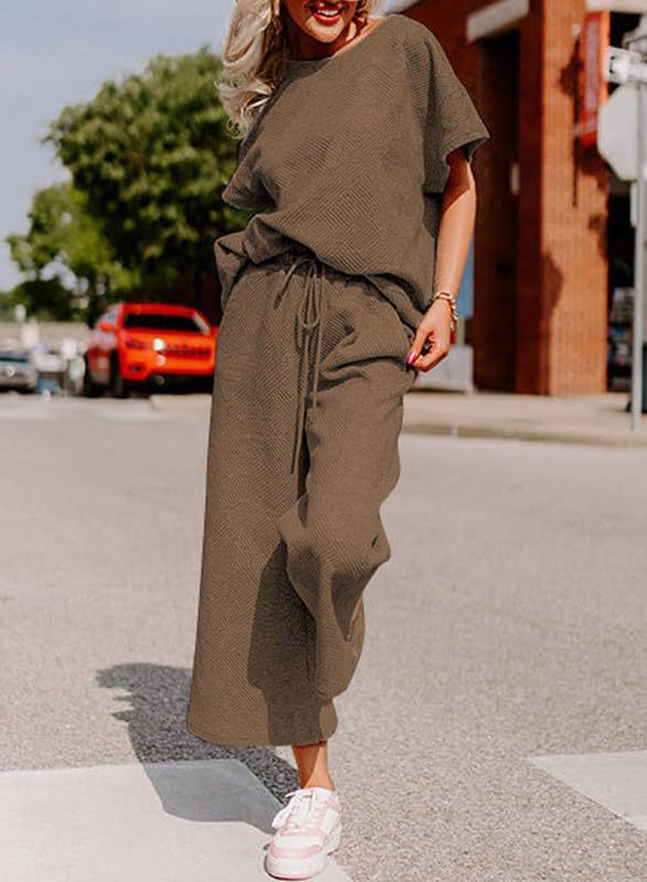 Casual jumpsuit set for ladies in soft material with elastic waist and wide legs Lune London