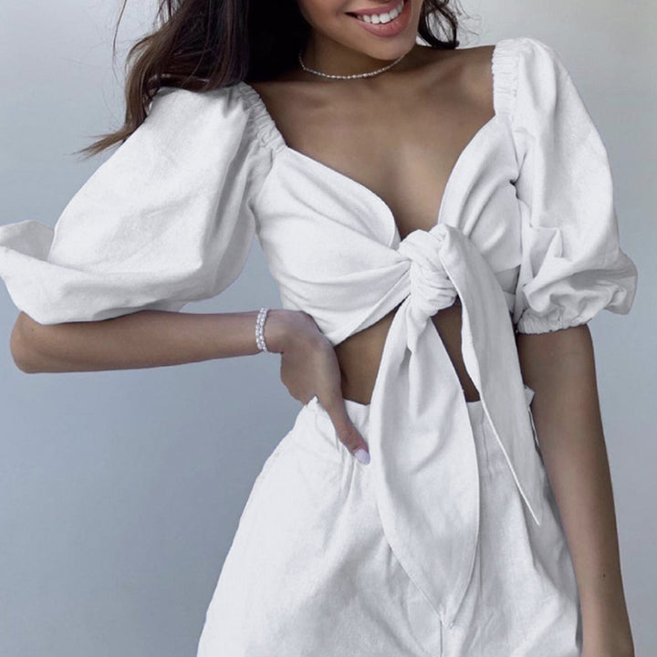 Ensemble stylé pour femmes en deux pièces avec des manches bouffantes et un nœud Chic & Stil