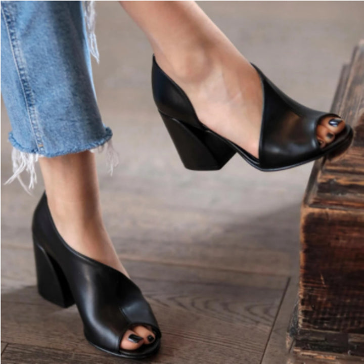 Open high heel sandals for women with an elegant cut and a sturdy block heel Lune London