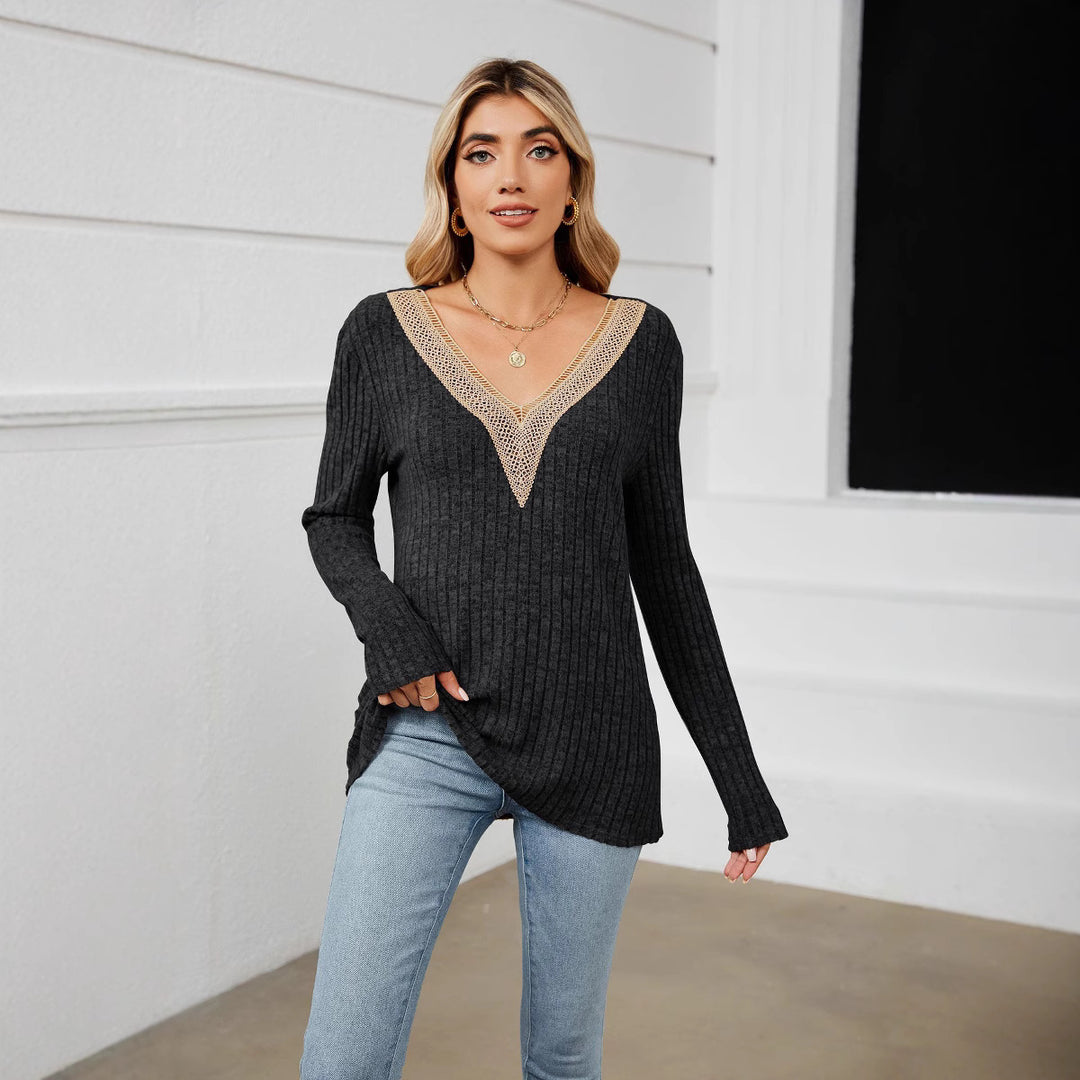 Knit sweater for women with V-neck and romantic lace Lune London