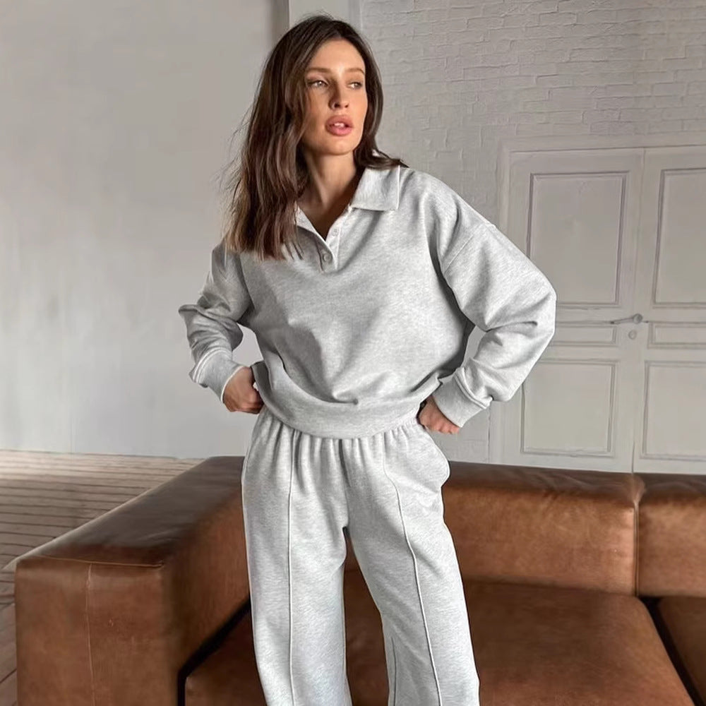 Tenue décontractée pour femmes en sweat avec coupe ample et col polo Lune London