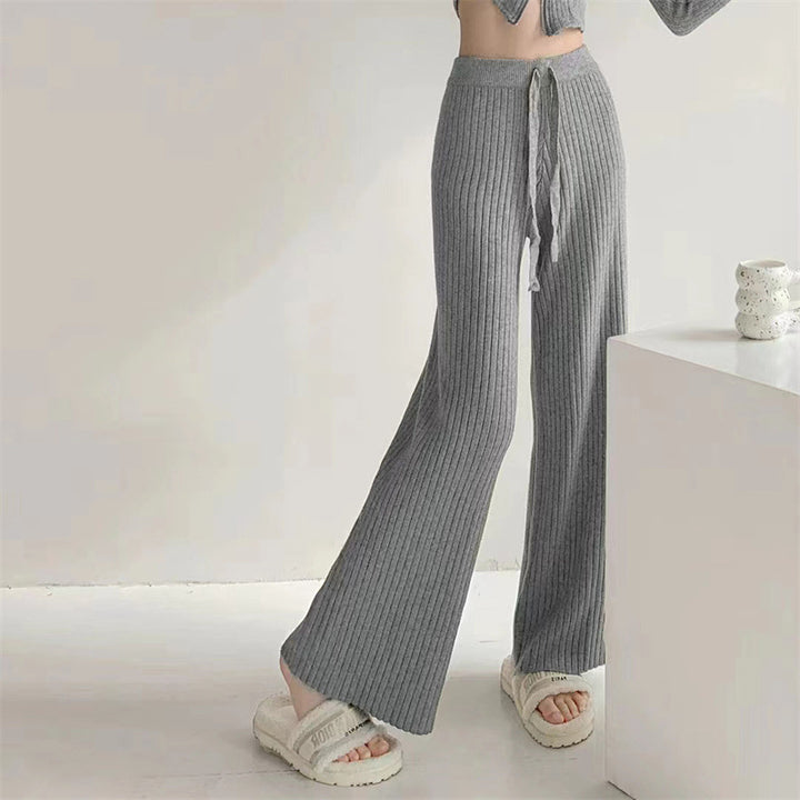 Pull-over croisé pour femmes avec décolleté en V profond et texture côtelée Chic & Stil