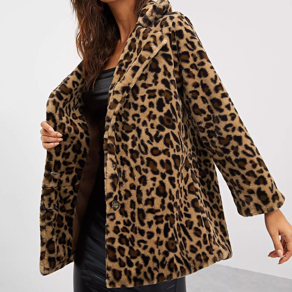 Fashion teddy coat for women with leopard print and elegant cut Amarae