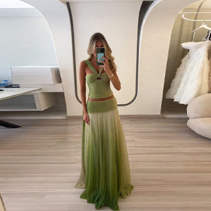 Women's maxi dress with flowing skirt and elegant straps Lune London