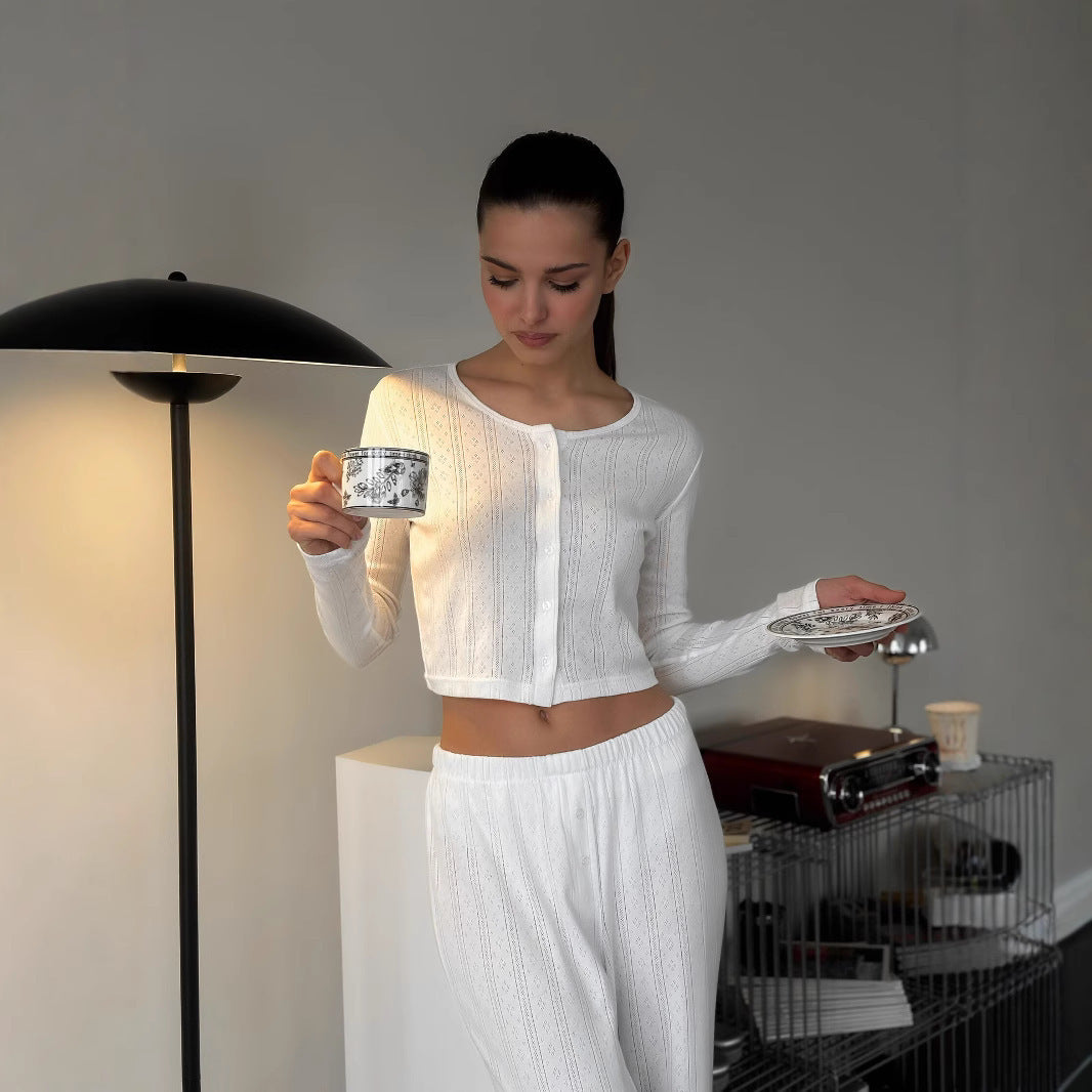 Ladies elegant loungewear set with fine texture and loose fit Chic & Stil