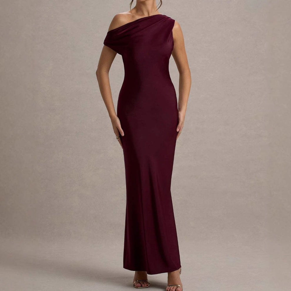 Women's elegant, off-the-shoulder maxi dress with flowing cut and ruffles Lune London