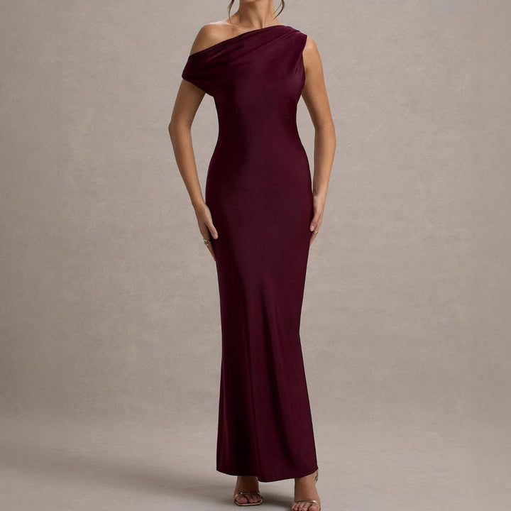 Women's elegant, off-the-shoulder maxi dress with flowing cut and ruffles Lune London