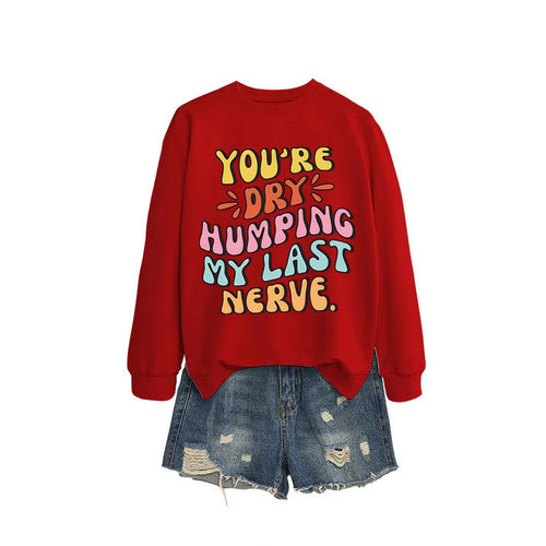 Sweat-shirt femme avec slogan de bande dessinée joyeux et coupe décontractée Chic & Stil