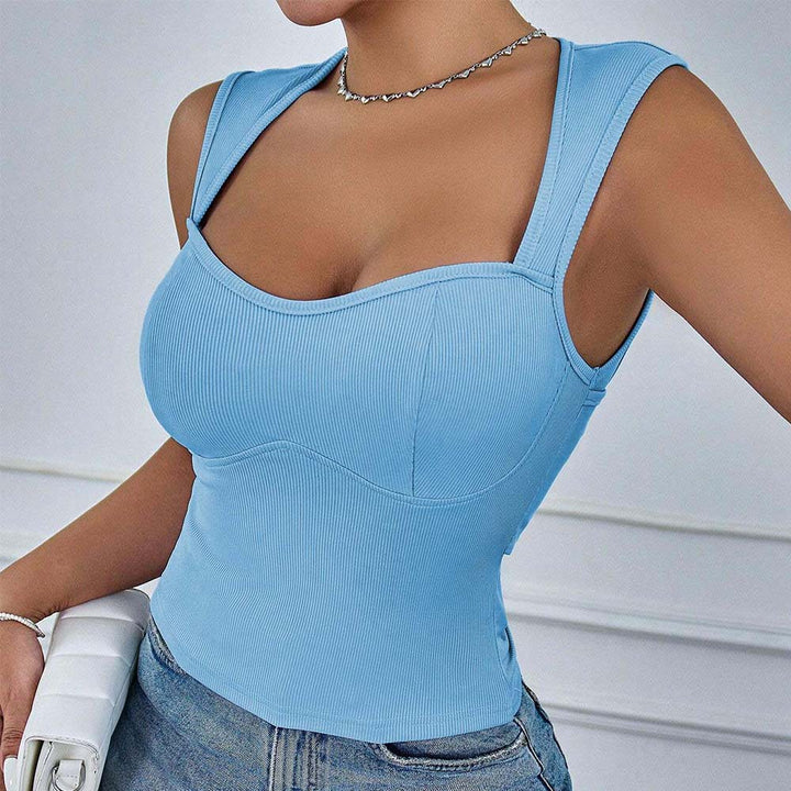 Haut court pour femmes avec un design côtelé à la mode et des bretelles étroites Chic & Stil
