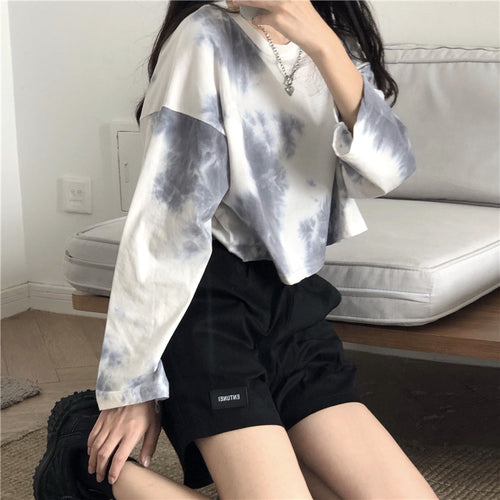 Women's cropped sweatshirt with modern batik designs and casual cut