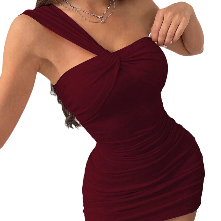 Robe mini ajustée pour femme à bretelle asymétrique et drapé Chic & Stil