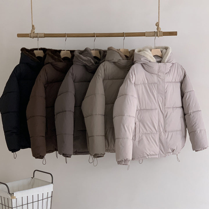 Ladies trendy down jacket with removable faux fur collar and practical pockets Lune London