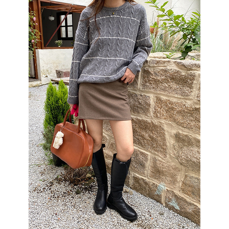 Women's casual knitted sweater with cable pattern Chic & Stil