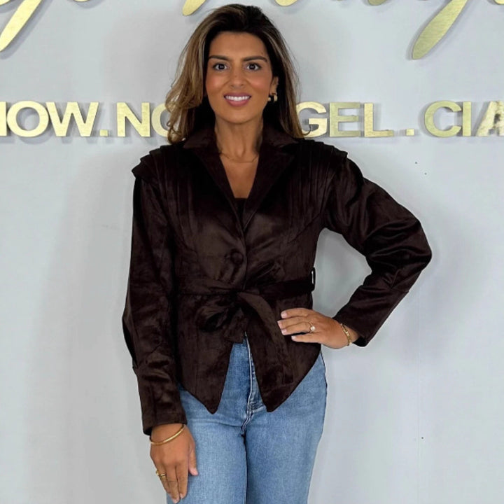 Veste élégante en daim pour femmes avec ceinture à la taille Chic & Stil
