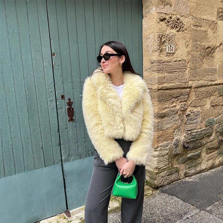 Women's short-cut faux fur melton with voluminous shawl collar and shaggy texture Amarae