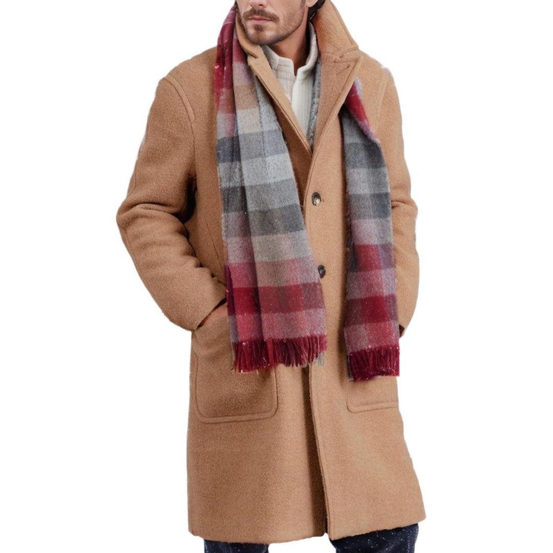 Elegant and warmer winter coat for men with a double-breasted button row and practical pockets Lune London