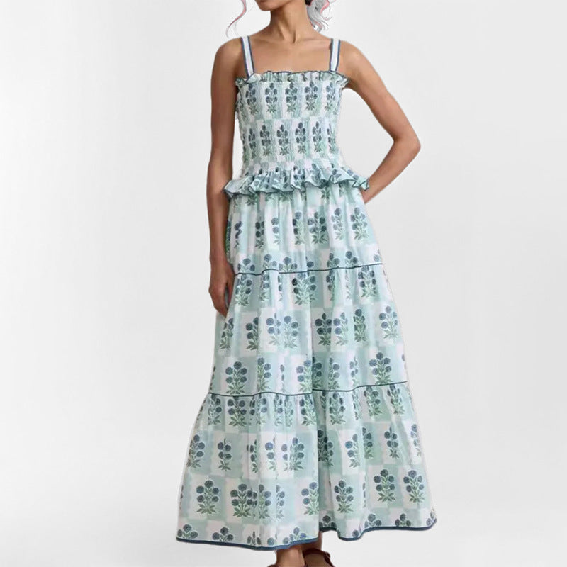 Robe maxi pour femmes avec des détails volantés et des motifs floraux Chic & Stil