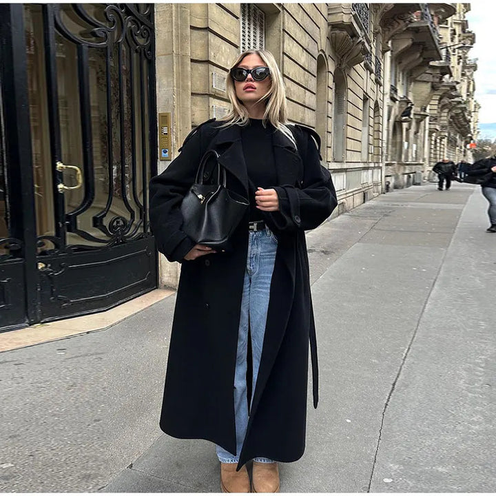 Ladies elegant long trench coat with modern cut and practical pockets Lune London