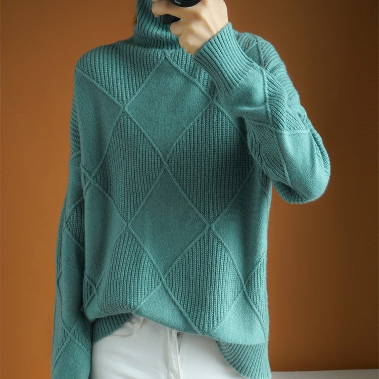 Trendy women's turtleneck sweater with a structured look Lune London