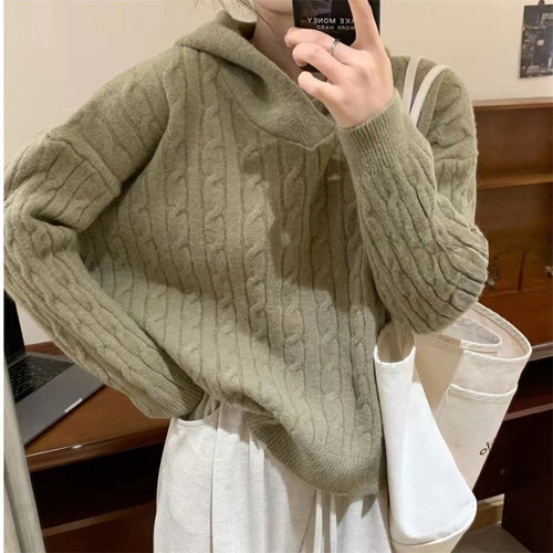 Pull tricoté confortable pour femmes avec capuche et motif en cable Chic & Stil