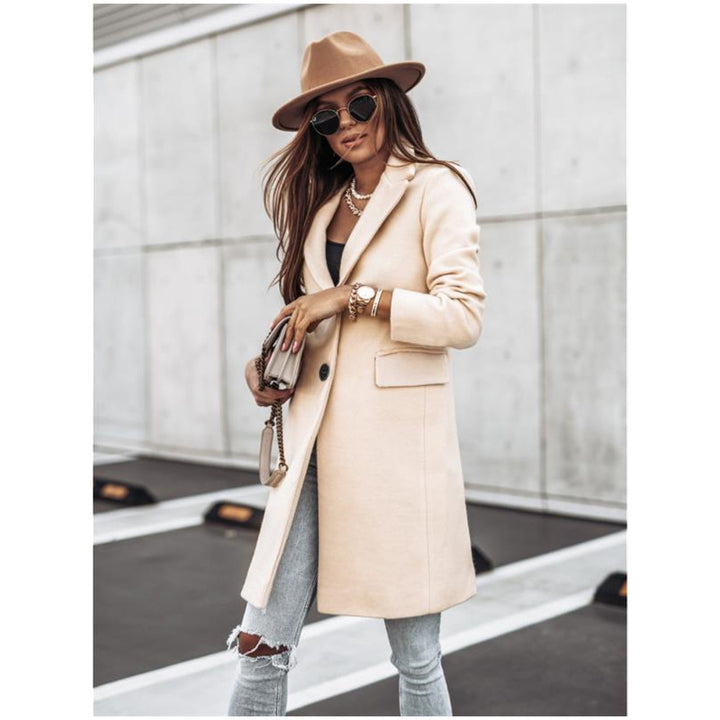 Ladies Elegant Wool Coat with Stylish Lapels and Practical Pockets Amarae