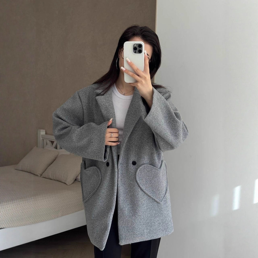 Fashion oversized coat for women with large pockets and chic lapels